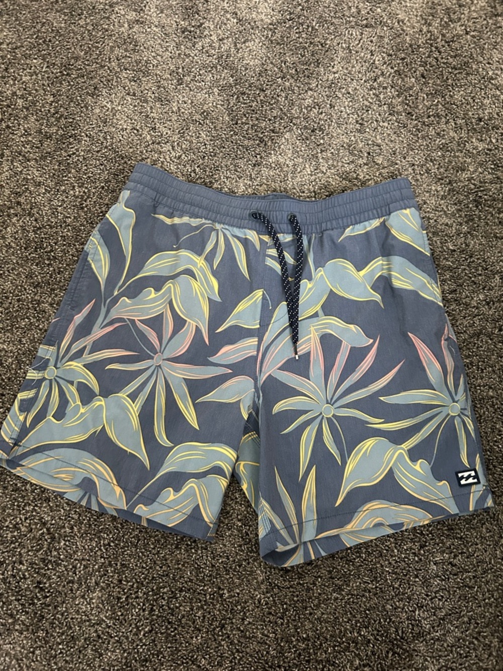 Billabong Gray Floral Leaf Print Men's Board Shorts
